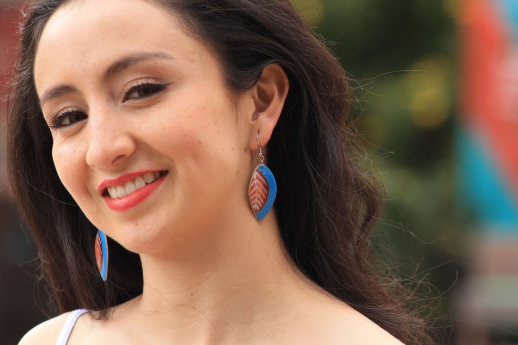 Hoja Duo Color Totumo Earrings