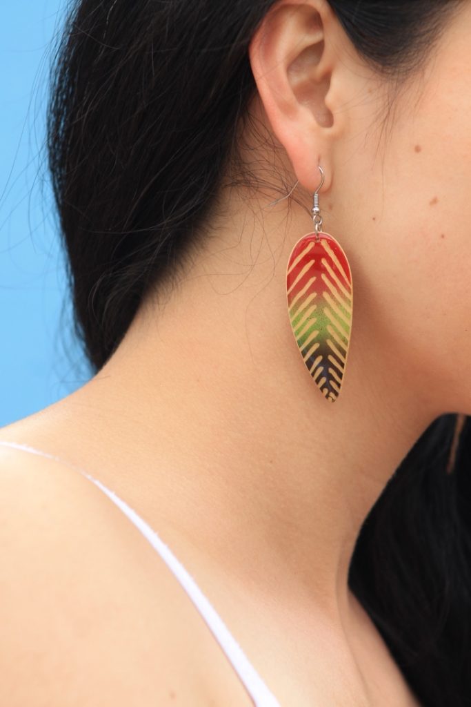 Hojas Largas Totumo Earrings