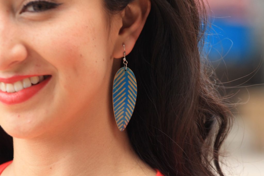 Hojas Largas Totumo Earrings